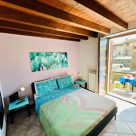 Apartment Desenzano With Balcony Desenzano del Garda