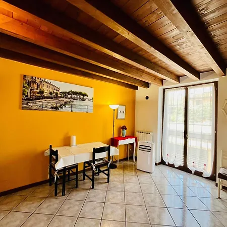 Desenzano With Balcony Desenzano del Garda